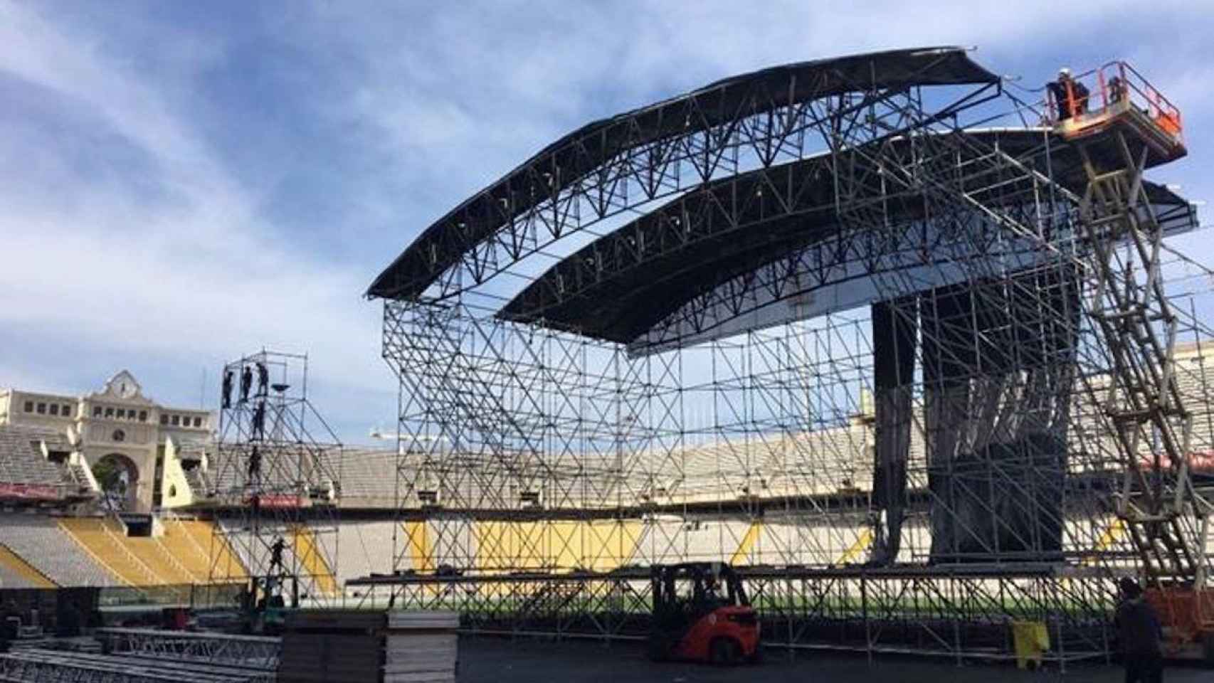 Preparativos de un concierto en el Estadi Olímpic de Barcelona / B:SM