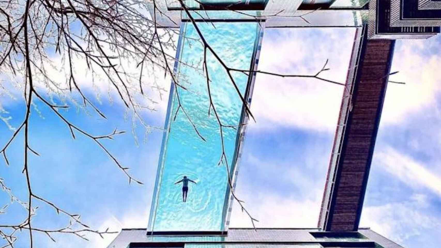 Piscina flotante ubicada en Londres / HAL Architects