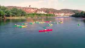 Personas haciendo Kayak en Miravet, donde ha desaparecido el menor de Sabadell / YOUTUBE
