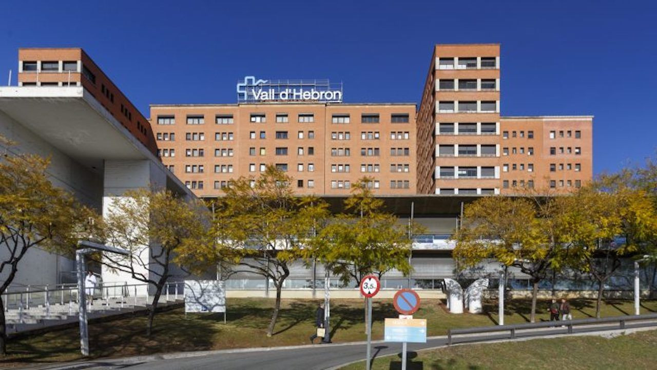 El Hospital Vall d'Hebron, donde se encuentran hospitalizadas las víctimas / AJUNTAMENT