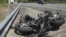 Imagen de archivo de una motocicleta tras un accidente / EFE