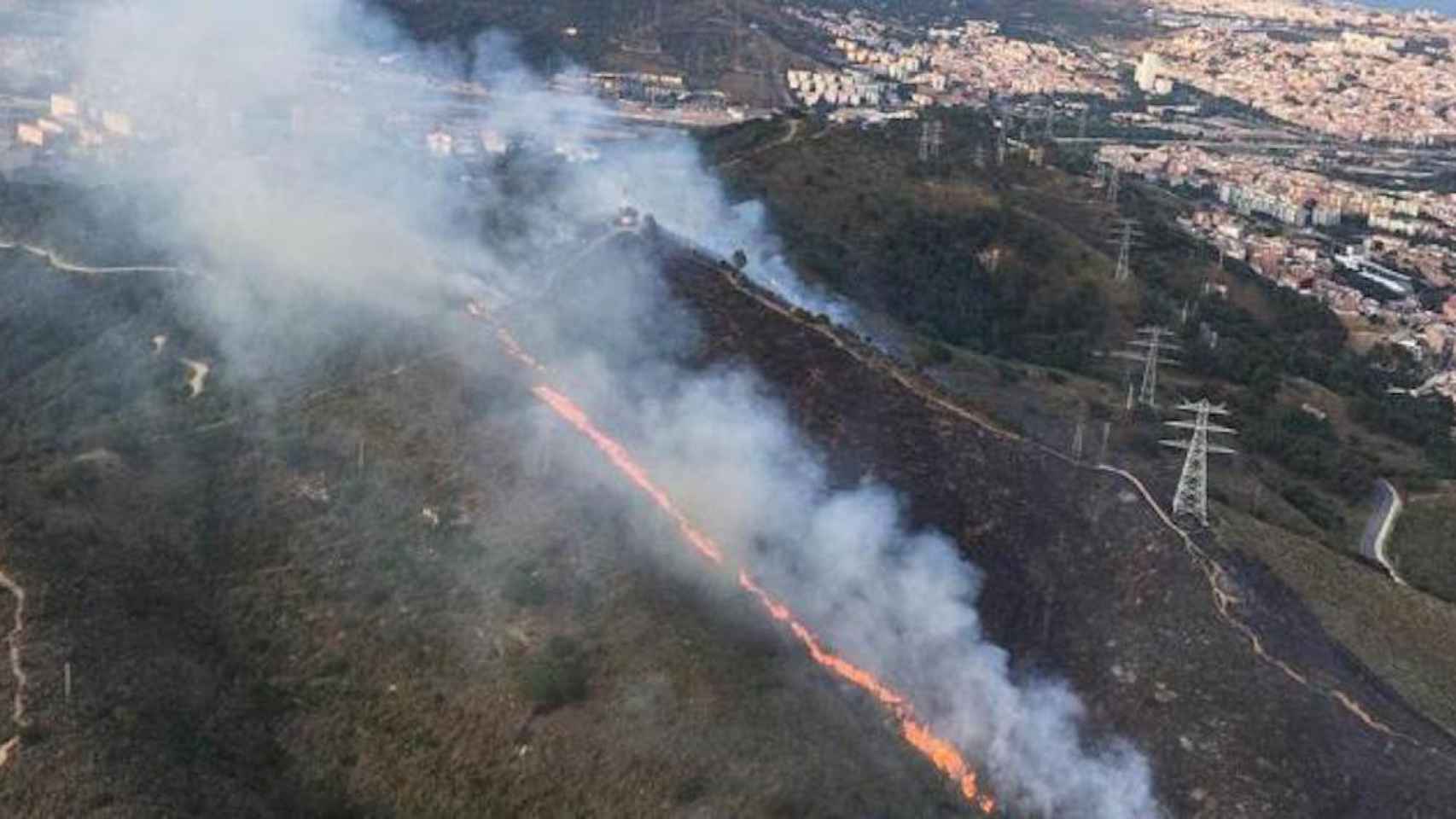 Imagen de un incendio intencionado en Collserola / BOMBERS DE LA GENERALITAT