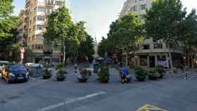 Cruce de la calle de Indústria con la avenida Gaudí, lugar donde este sábado se ha producido un tiroteo