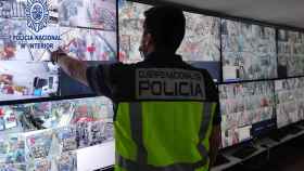 Decenas de pantallas desmanteladas por la Policía Nacional / POLICÍA NACIONAL
