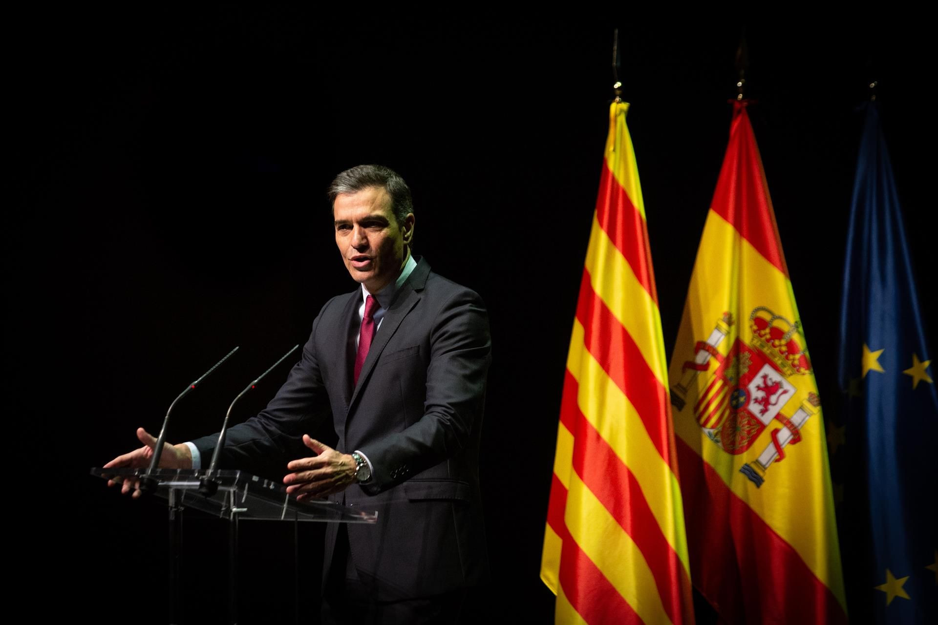 El presidente del Gobierno, Pedro Sánchez, durante su conferencia en el Liceu de Barcelona / DAVID ZORRAKINO - EUROPA PRESS