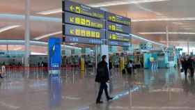 Pasajeros en el aeropuerto de Barcelona / EUROPA PRESS