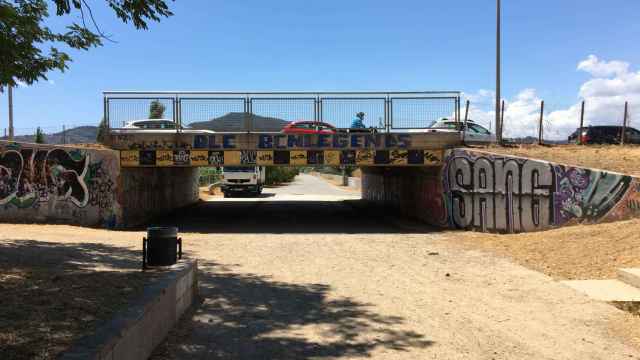 Puente sobre el parque del Llobregat, en Sant Feliu / RP