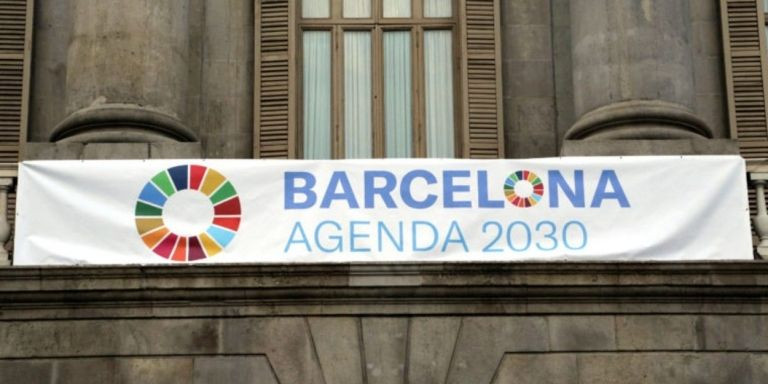 Cartel de Barcelona Agenda 2030, gerencia sobre la que recae el contrato / AJ BCN