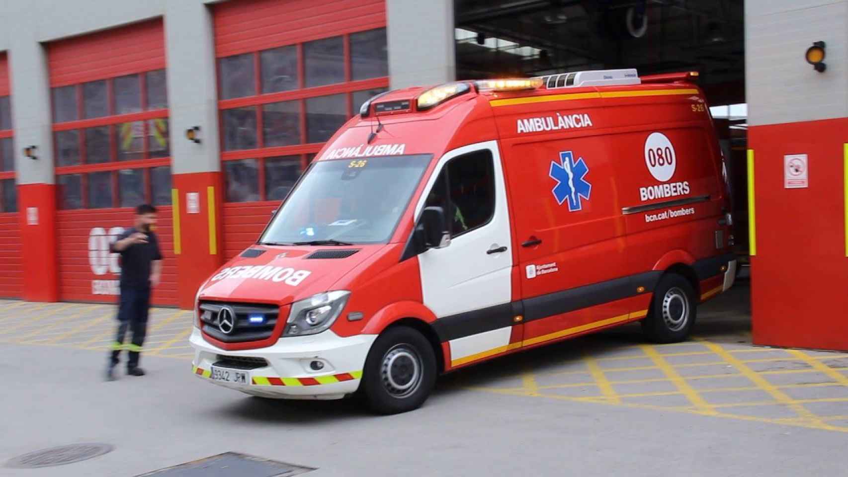 Una ambulancia de los Bombers de Barcelona / YOUTUBE