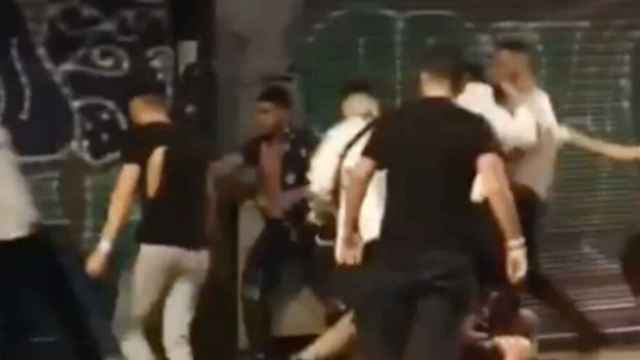 Imágenes de la pelea en la puerta de la discoteca Twenties / RRSS