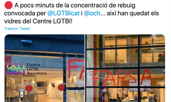 Pintadas LGTBI-fóbicas en el centro LGTBI de Barcelona / LGTBI Barcelona