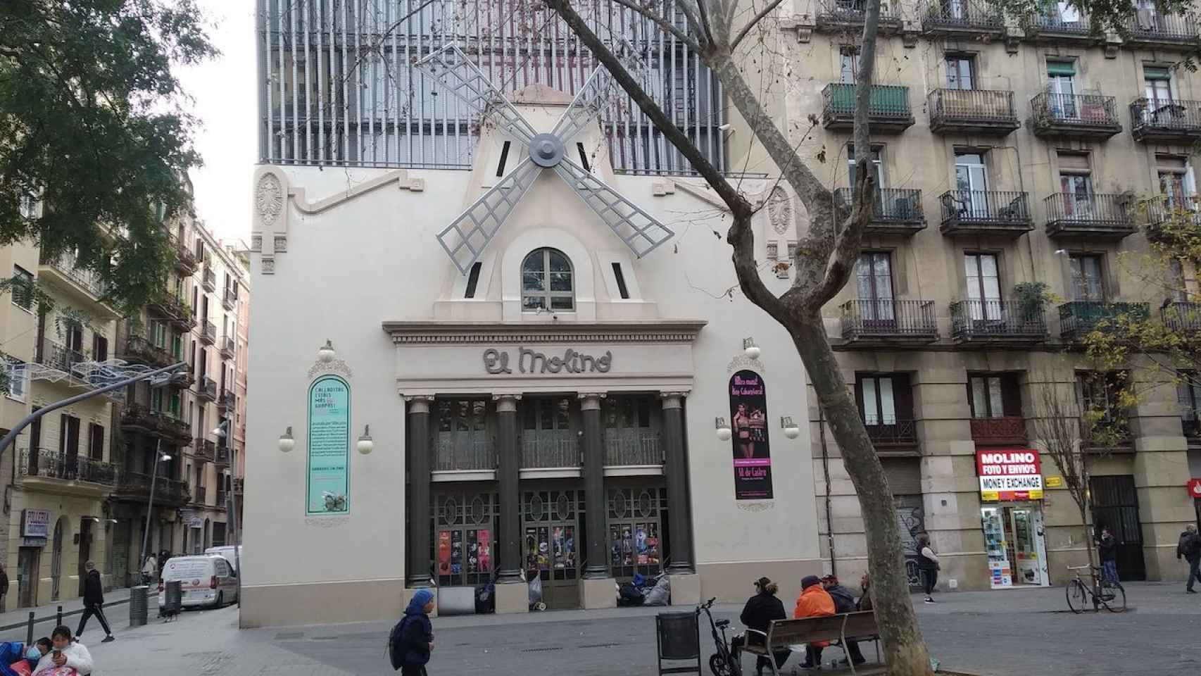 El teatro El Molino, en el Paral·lel, que ahora compra el Ayuntamiento / METRÓPOLI - JORDI SUBIRANA