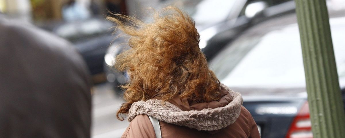 El fuerte viento, molesto para los transeúntes / EUROPA PRESS