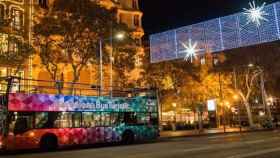Un bus turístico de TMB durante las fiestas de Navidad / TMB