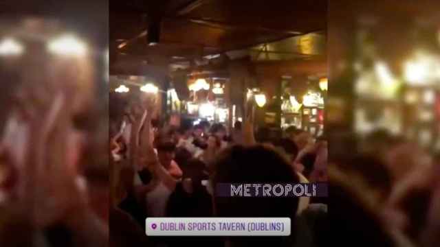 Fiesta en el bar Dublins de Barcelona