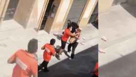 Imágenes de la pelea en Gràcia por un helado / METRÓPOLI