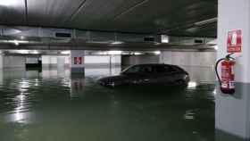 Un aparcamiento de Rubí inundado después de las lluvias del sábado / BOMBERS GENERALITAT