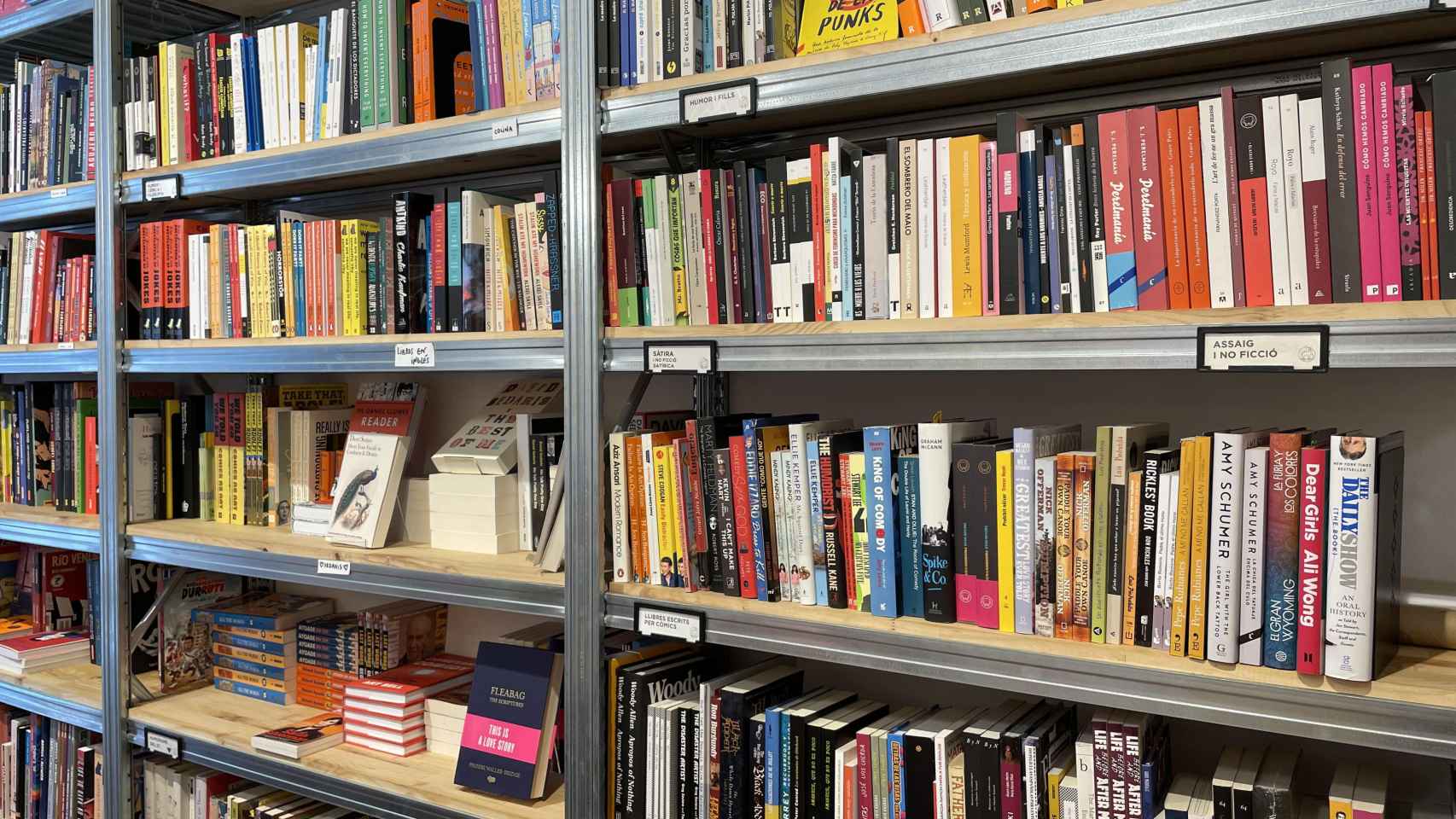 El ladrón de libros en serie actuó el pasado 28 de julio en La Llama Store, en Sant Antoni / METRÓPOLI
