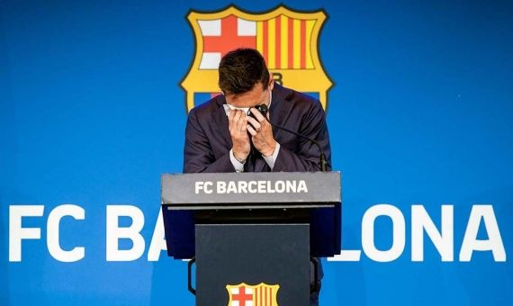 Leo Messi llora en su despedida del Barça / EUROPA PRESS