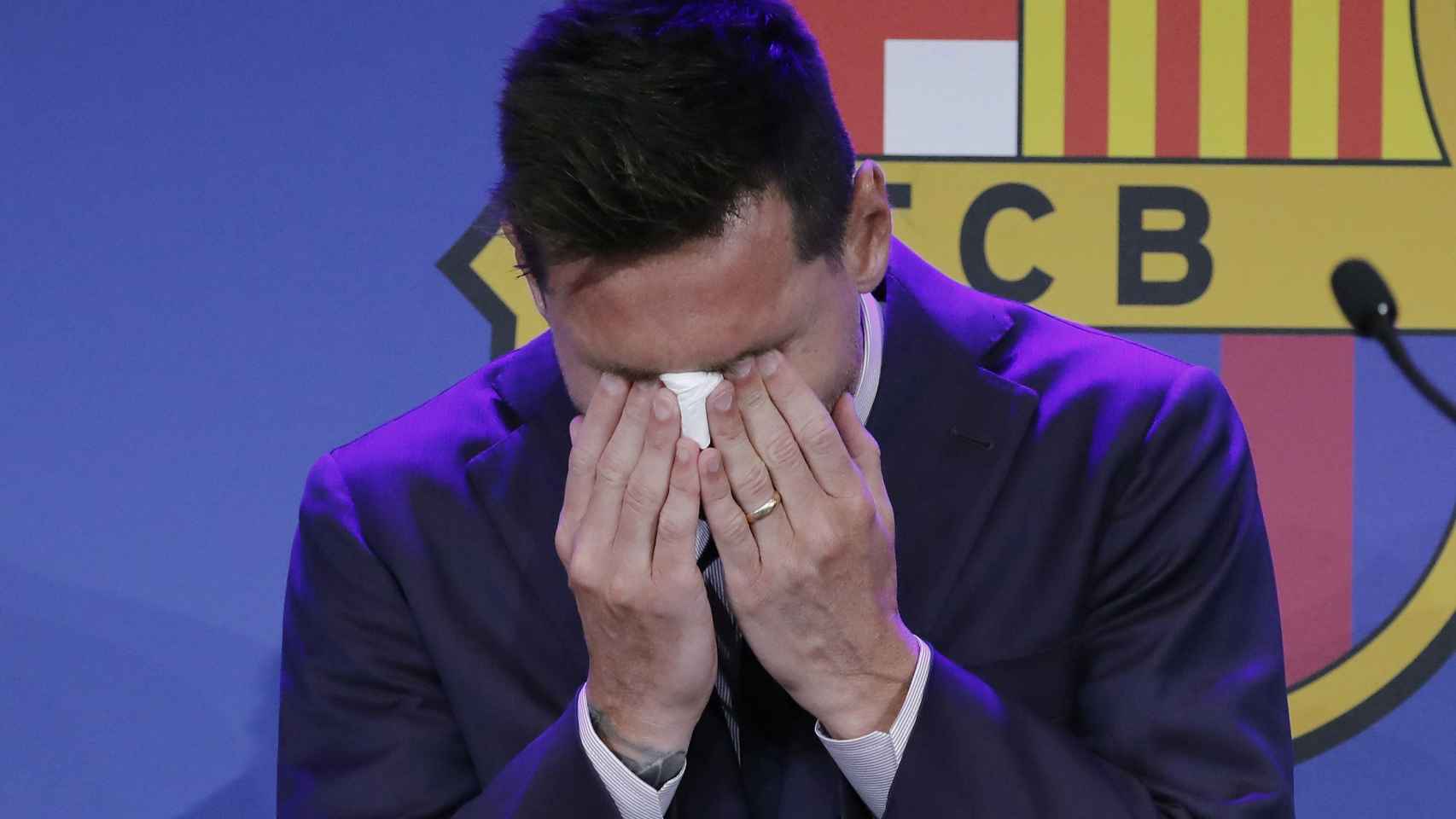 Messi, entre lágrimas en su despedida del FC Barcelona / EFE
