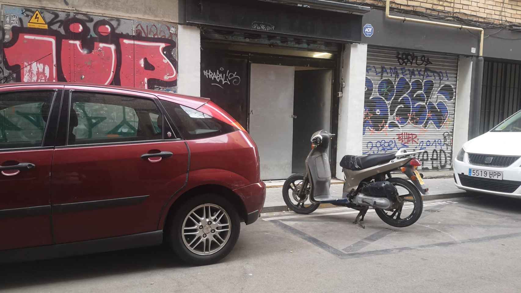 Entrada del estacionamiento de bicitaxis en la Barceloneta / METRÓPOLI ABIERTA