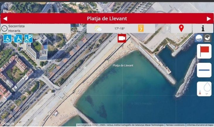 Barcelona cierra al público la playa de Llevant por una mancha de gasoil en el agua - PROTECCIÓN CIVIL