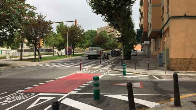 Carril bici en la confluencia de la carretera de Sànson con el pasaje de Sagrament / RP