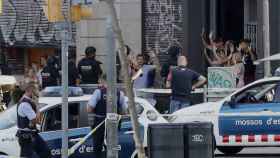 Víctimas y testigos después del atentado de La Rambla en Barcelona / EFE