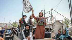 Insurgentes talibanes en Kabul tras la toma de la capital de Afganistán / EFE
