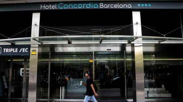 Acceso al Hotel Concordia, donde Martín Ezequiel habría matado a su hijo / EFE