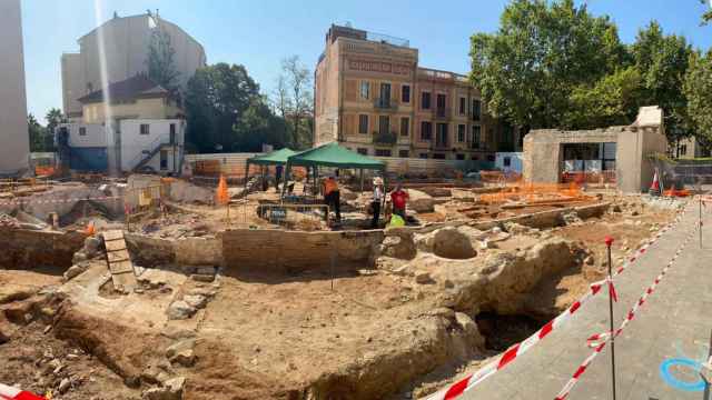 Obras en el solar de la nueva biblioteca de Sarrià / AV SARRIÀ