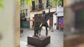 ‘La Colometa’ atrapada en la plaza del Diamant de Gràcia / INMA SANTOS