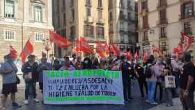 Protesta de los trabajadores de limpieza del Aeropuerto en plaza Sant Jaume / EUROPA PRESS