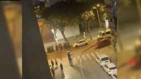Captura de pantalla de uno de los vídeos del tiroteo en el barrio de La Mina / METRÓPOLI