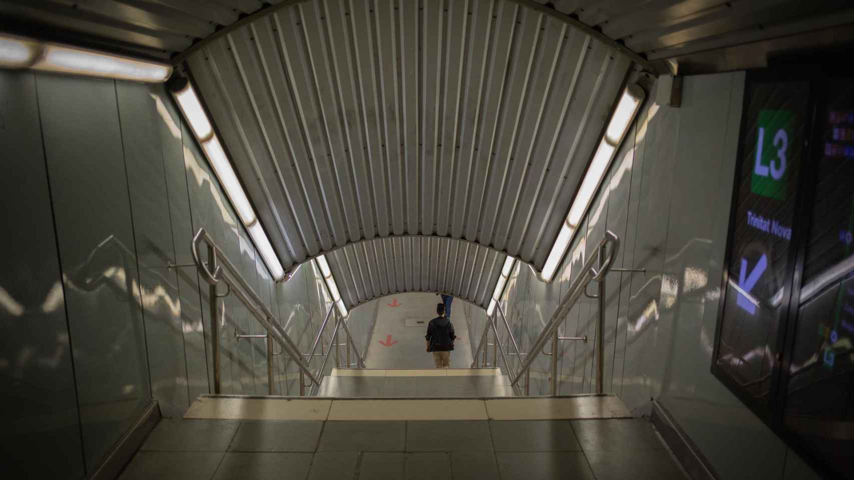 Interior del metro de Barcelona / EFE