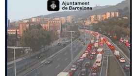 Colas kilométricas registradas en la ronda de Dalt de Barcelona / AYUNTAMIENTO DE BARCELONA