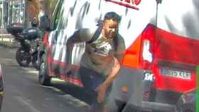 Un hombre huye corriendo después de robar el móvil de un taxista / CEDIDA