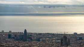 Espectacular tromba marina frente a la costa de Barcelona / ALFONS PUERTAS - TWITTER