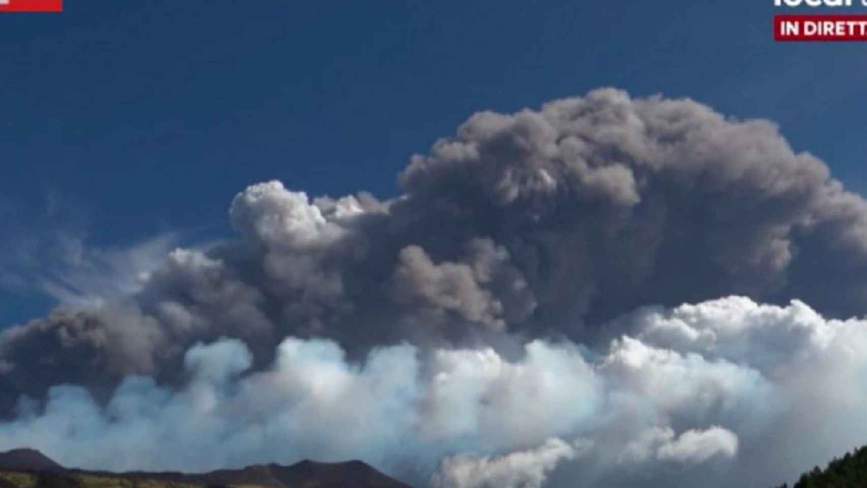Captura de la retransmisión de la erupción del Etna / LA REPUBBLICA