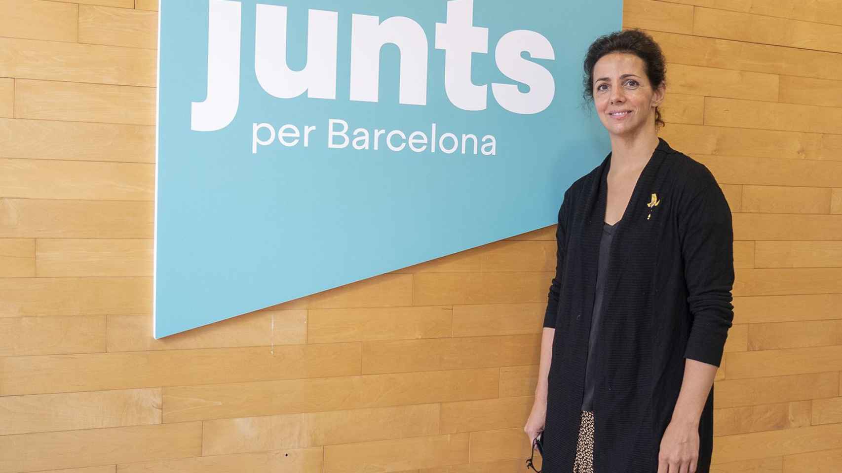 Francina Vila (JuntsxCat) posa en la sede del Ayuntamiento de Barcelona / LENA PRIETO