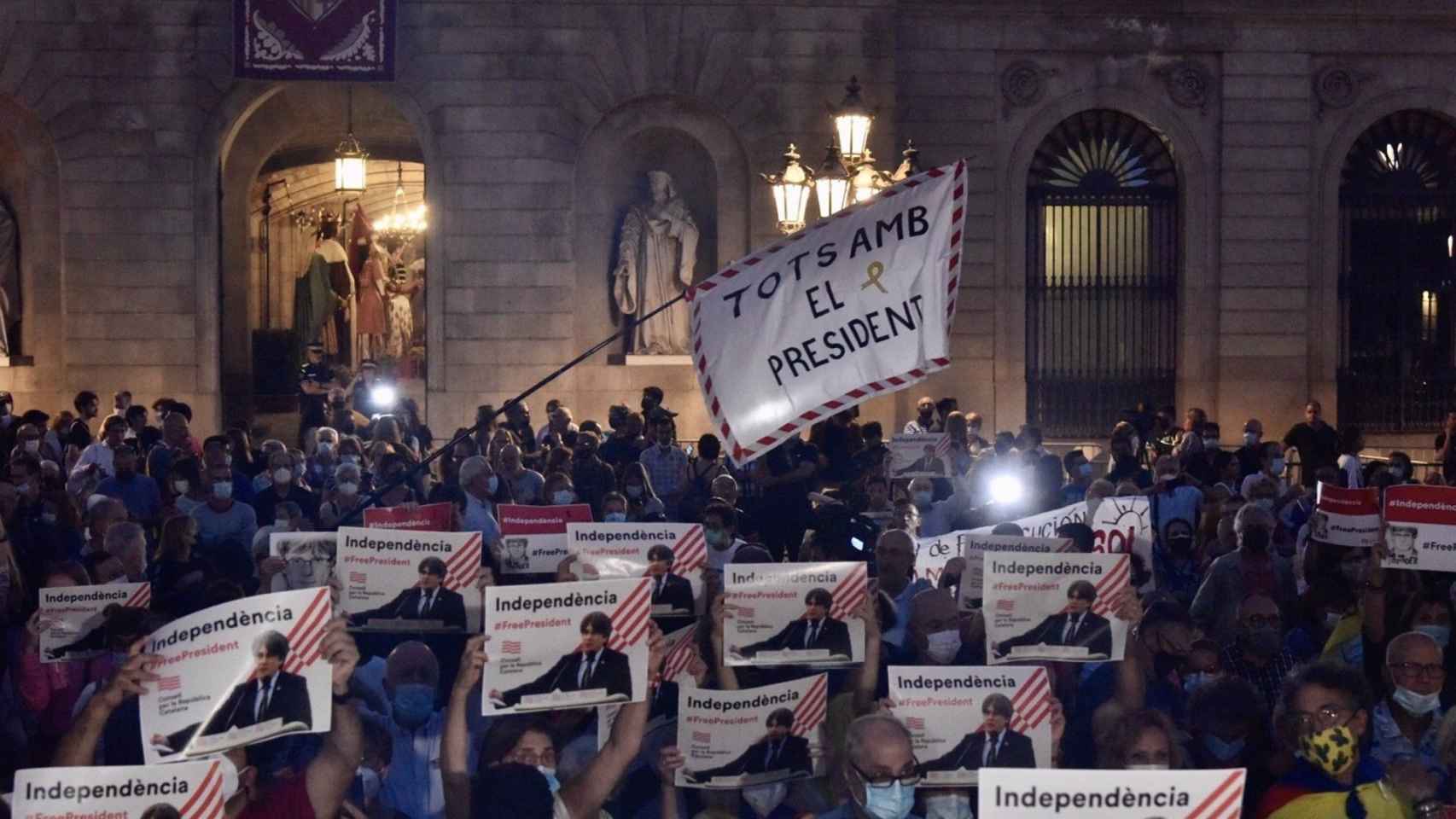 Manifestantes en apoyo a Puigdemont / EUROPA PRESS