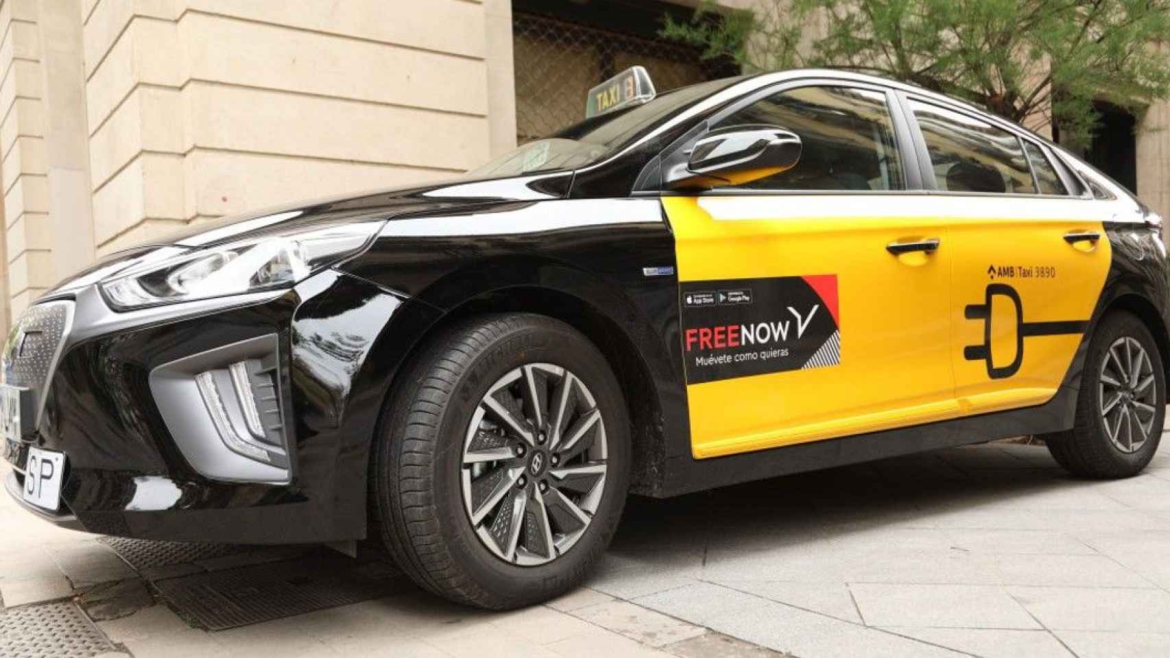 Taxi con adhesivo de Free Now en Barcelona / EUROPA PRESS
