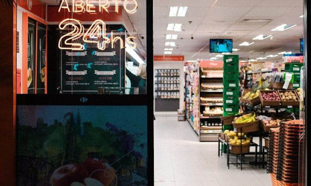 Imagen de un supermercado 24 horas en Barcelona / ARCHIVO
