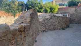 Parte del muro del Camí Antic de València, en el barrio de la Satàlia / REDES SOCIALES - @Bcnsingular