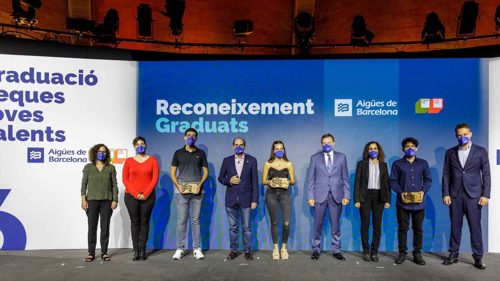 Graduados los primeros universitarios del programa Beques Joves Talents / AIGÜES DE BARCELONA