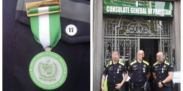 Los tres guardias delante del consulado de Pakistán de Barcelona / METRÓPOLI