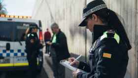 Agentes de la Guardia Urbana, en un control / AYUNTAMIENTO DE BARCELONA