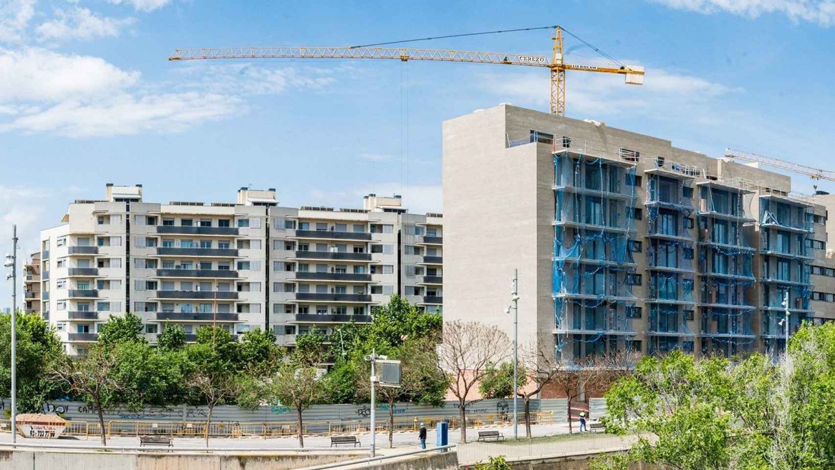 Los bloques de pisos en construcción de La Catalana de Sant Adrià / METRÓPOLI