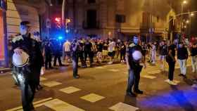 Agentes de la Guardia Urbana en las fiestas de Sarrià de 2021 / GUILLEM ANDRÉS