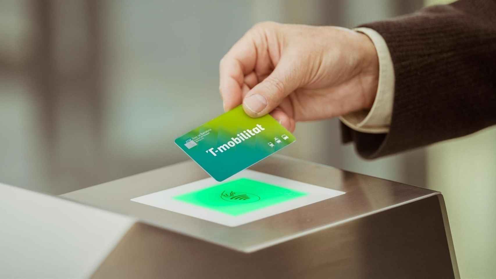 Ejemplo de la tarjeta T-Mobilitat, el billete recargable / ATM